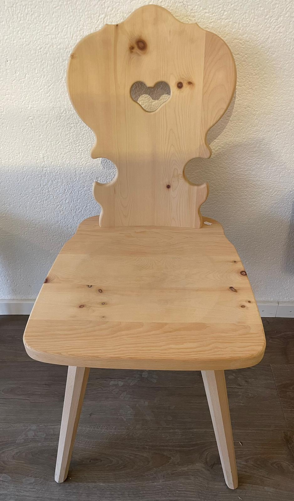 Stuhl aus Arvenholz